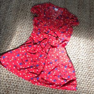 Red floral dress. Super cute, light weight, Flowy
